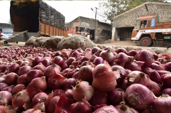 Centre offers buffer stock onion to states/UTs to check prices
