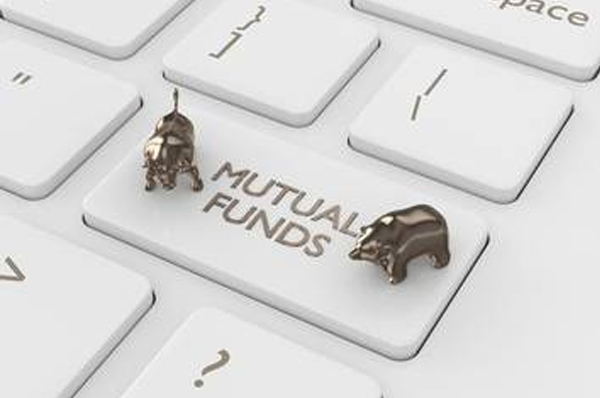 Mutual Fund houses on selling spree, Rs 30k cr eased out